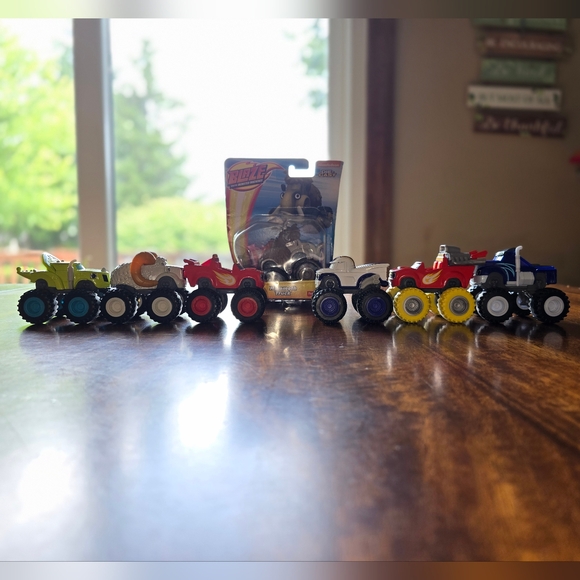 Blaze and The Monster Machine Die Cast Set of 7 Vehicles:1 NIB-Mammoth, 6-VGUC - Picture 11 of 16